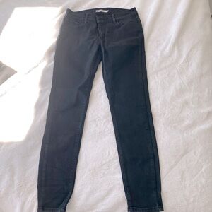 Ultra skinny black jeans, stretchy, very comfortable and fits nicely